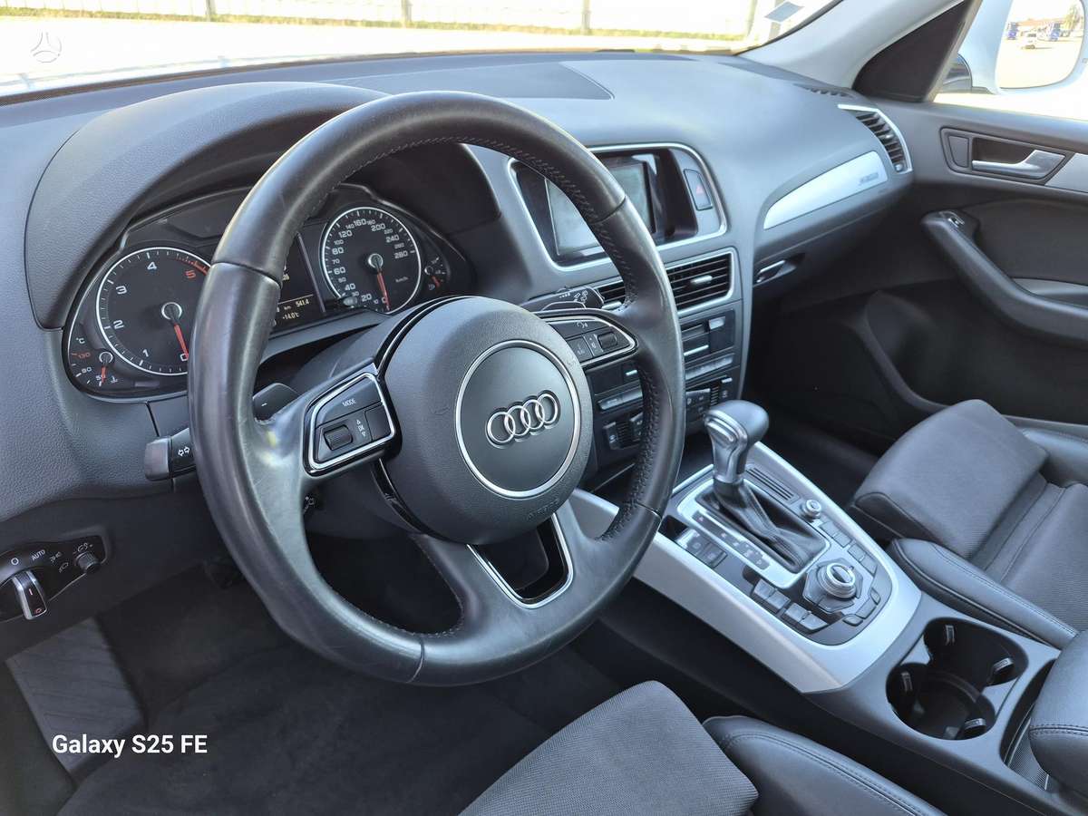 Audi Q5, 2.0 l., Внедорожник / Кроссовер