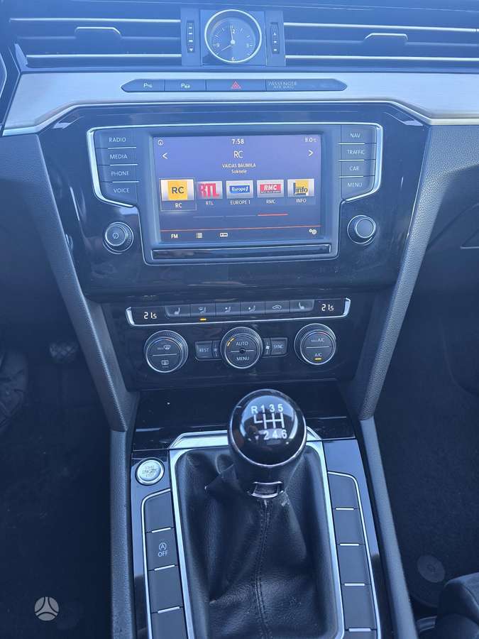 Volkswagen Passat - 10