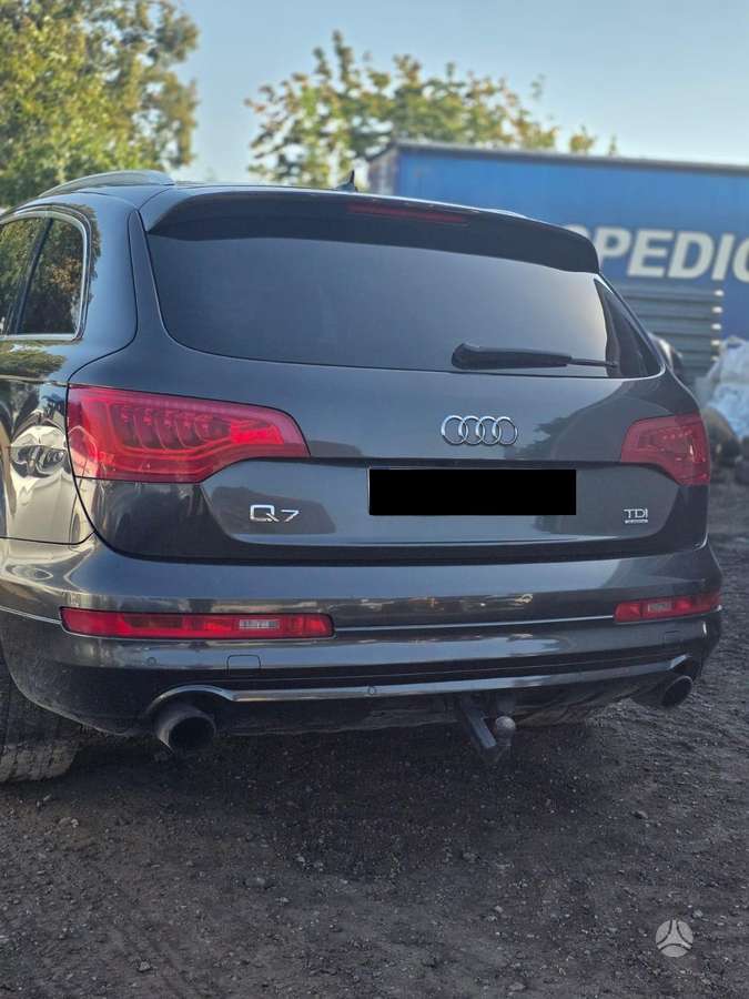 Audi Q7 детали кузова