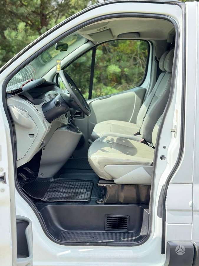 Renault Trafic - 8