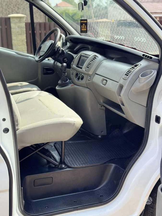 Renault Trafic - 10