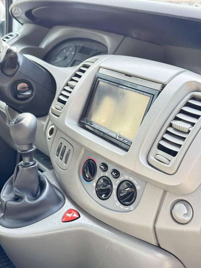 Renault Trafic - 12