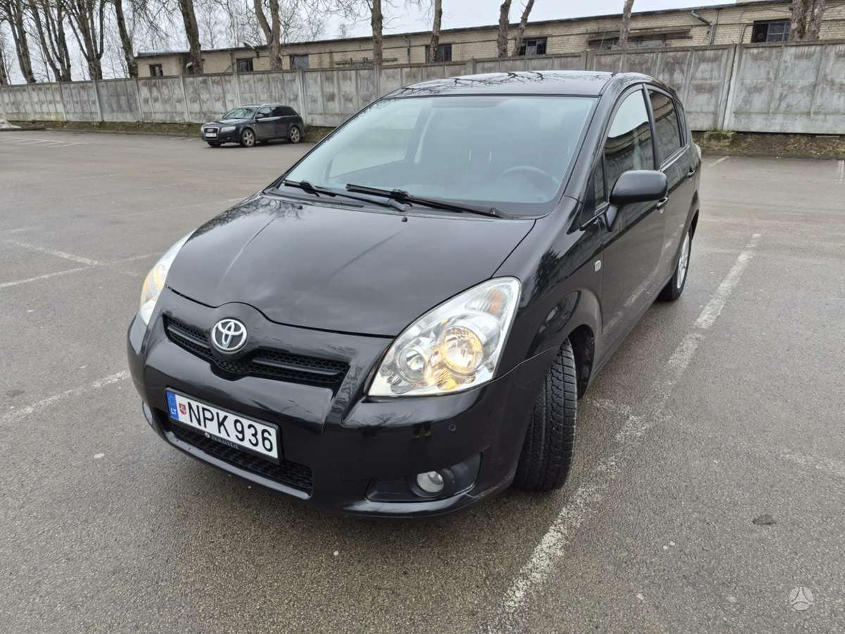 Toyota Corolla Verso, Минивэн