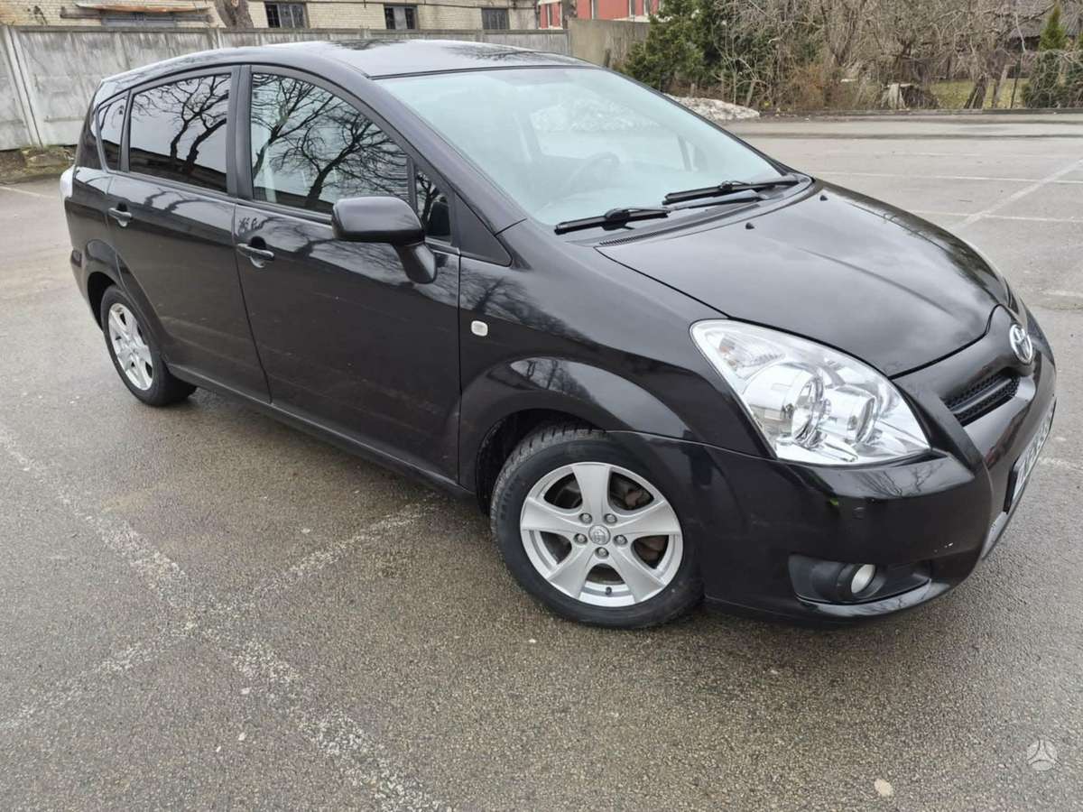 Toyota Corolla Verso - 3