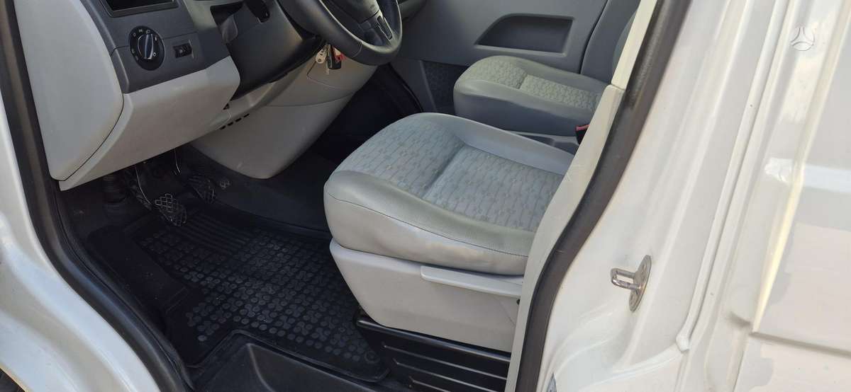 Volkswagen Transporter - 10