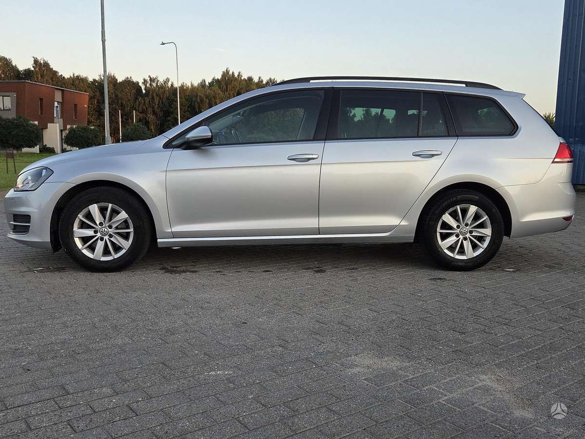 Volkswagen Golf - 6