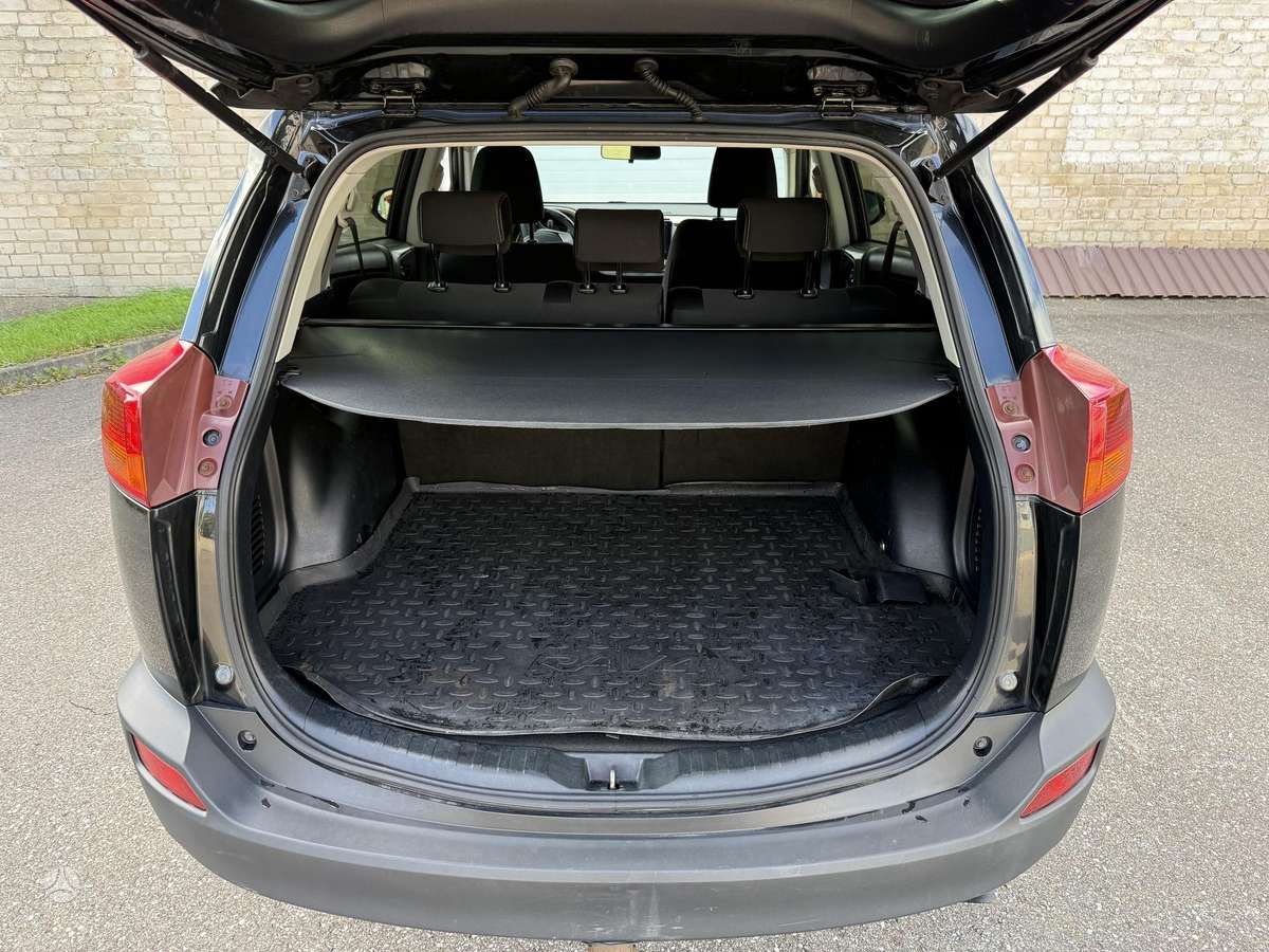 Toyota RAV4 - 8