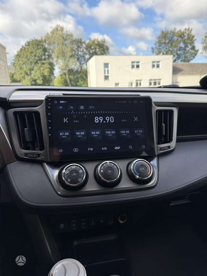 Toyota RAV4 - 10