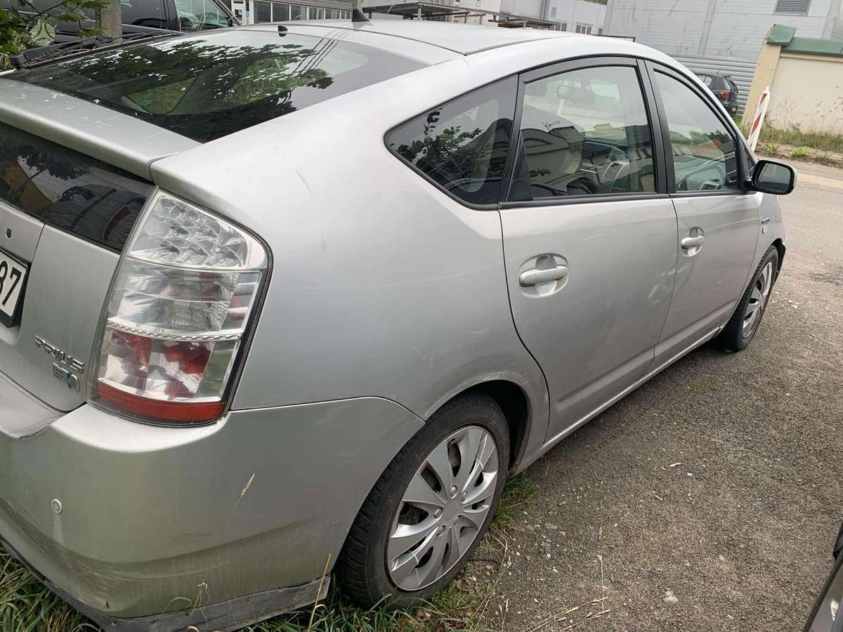 Toyota Prius - 5
