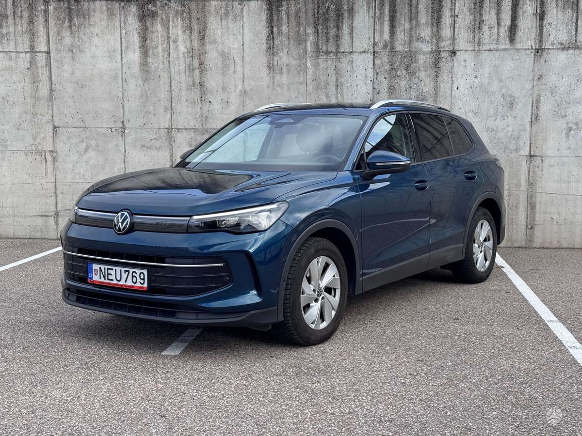 Volkswagen Tiguan - 1