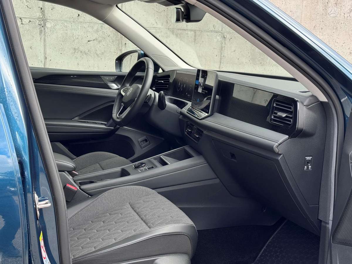Volkswagen Tiguan - 11