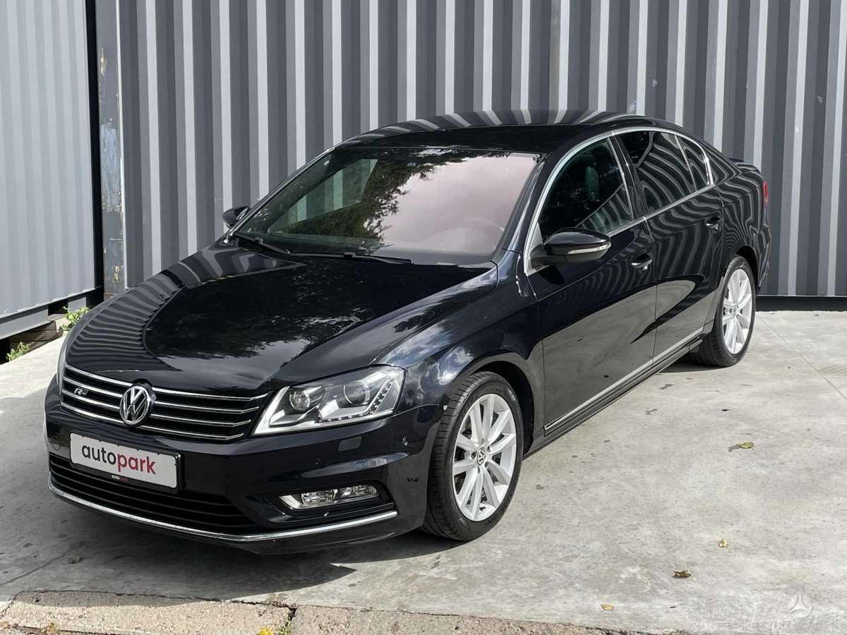 Volkswagen Passat - 1