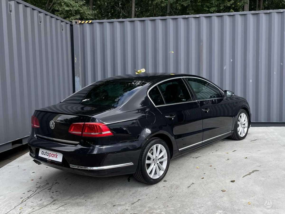 Volkswagen Passat - 4