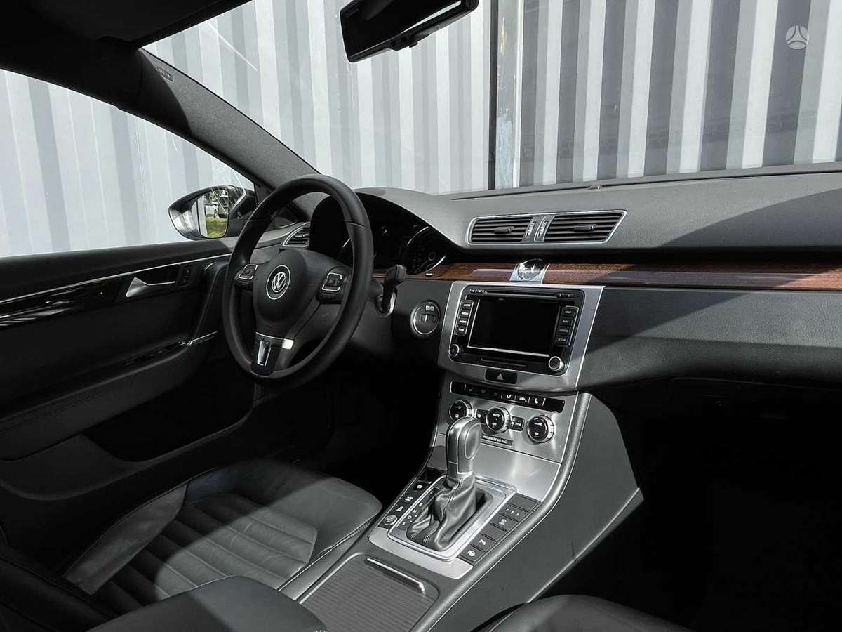 Volkswagen Passat - 10