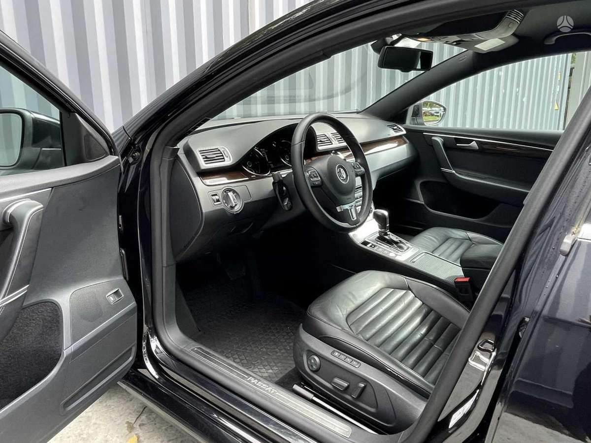 Volkswagen Passat - 12