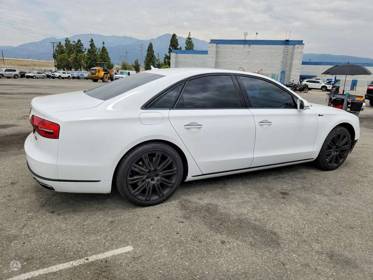 Audi A8, 3.0 l., Седан