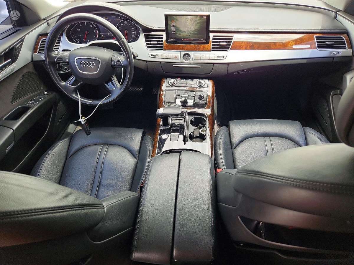 Audi A8, 3.0 l., Седан