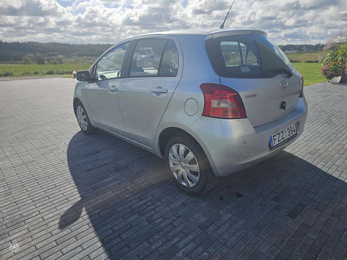 Toyota Yaris - 2