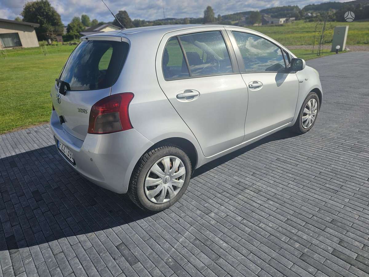 Toyota Yaris - 4