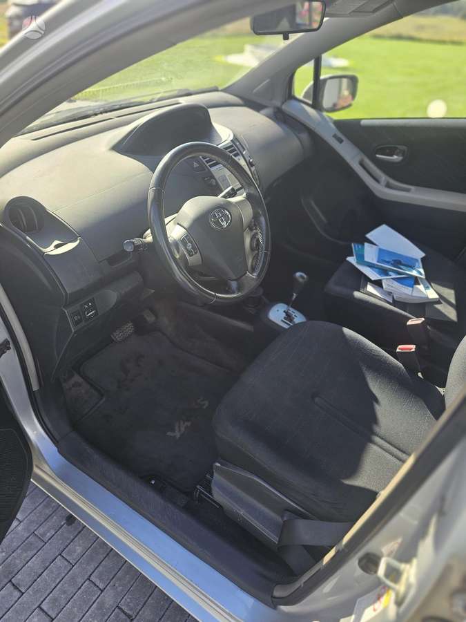 Toyota Yaris - 7