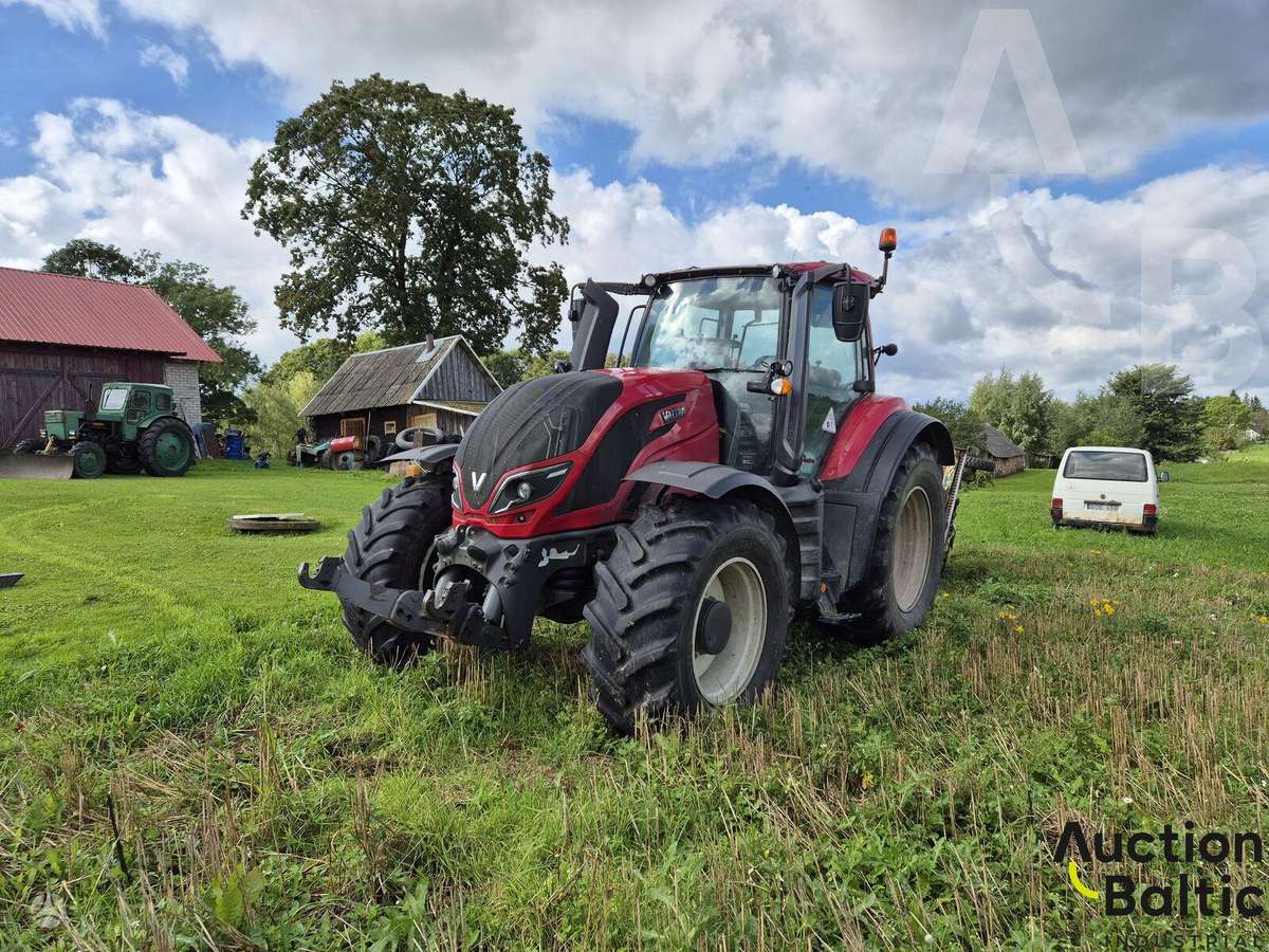 Valtra T174E, traktoriai