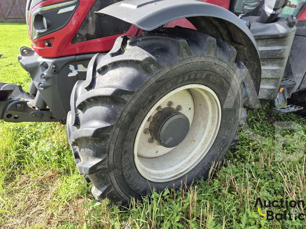 Valtra T174E, traktoriai