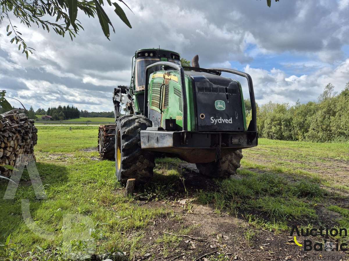 John Deere 1270 E, harvesteri