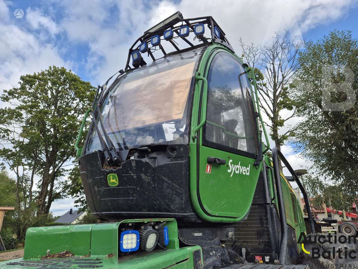 John Deere 1270 E, harvesteri