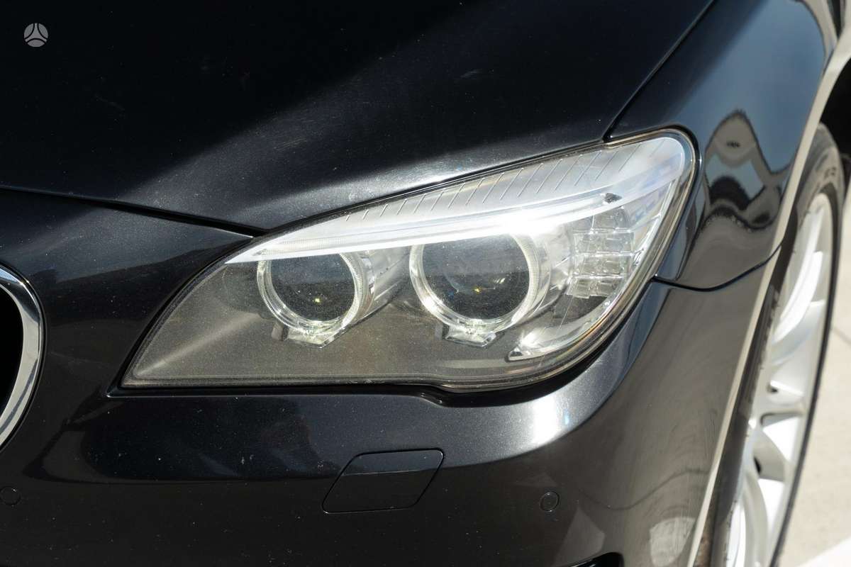 BMW 730, 3.0 l., Седан