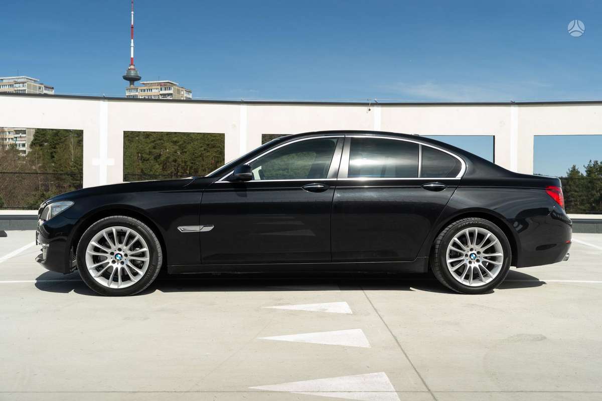 BMW 730, 3.0 l., Седан