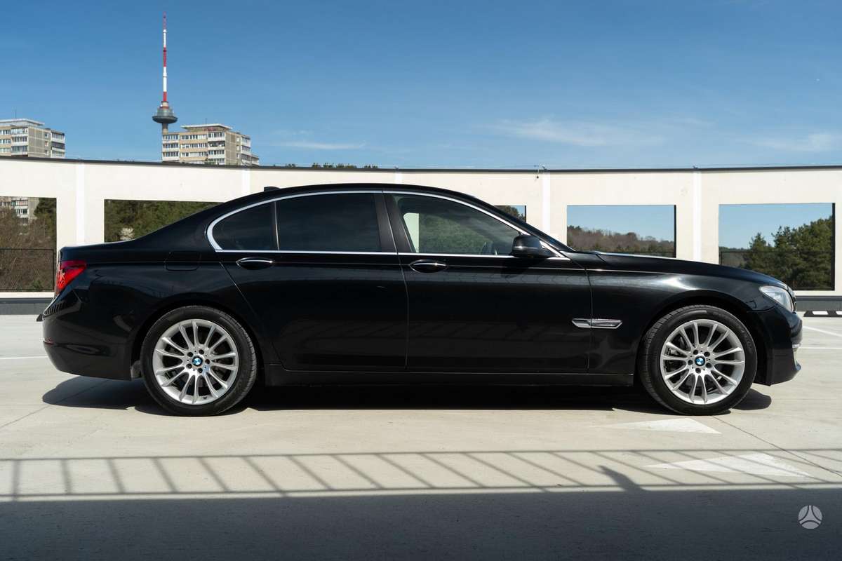BMW 730, 3.0 l., Седан
