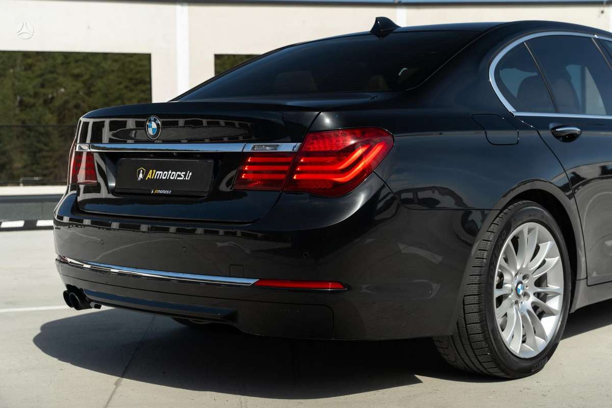 BMW 730, 3.0 l., Седан