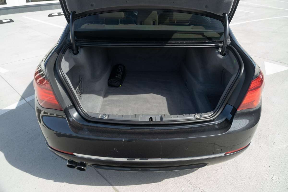 BMW 730, 3.0 l., Седан