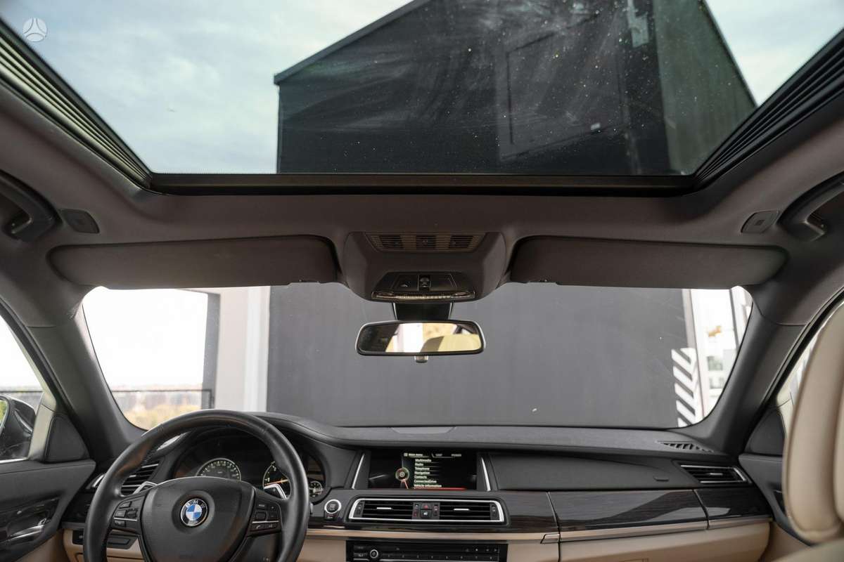 BMW 730, 3.0 l., Седан