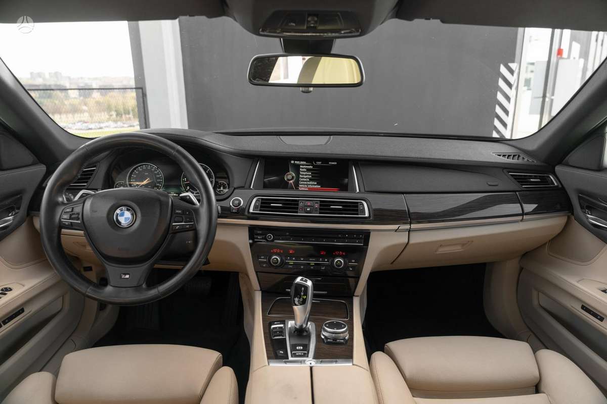 BMW 730, 3.0 l., Седан