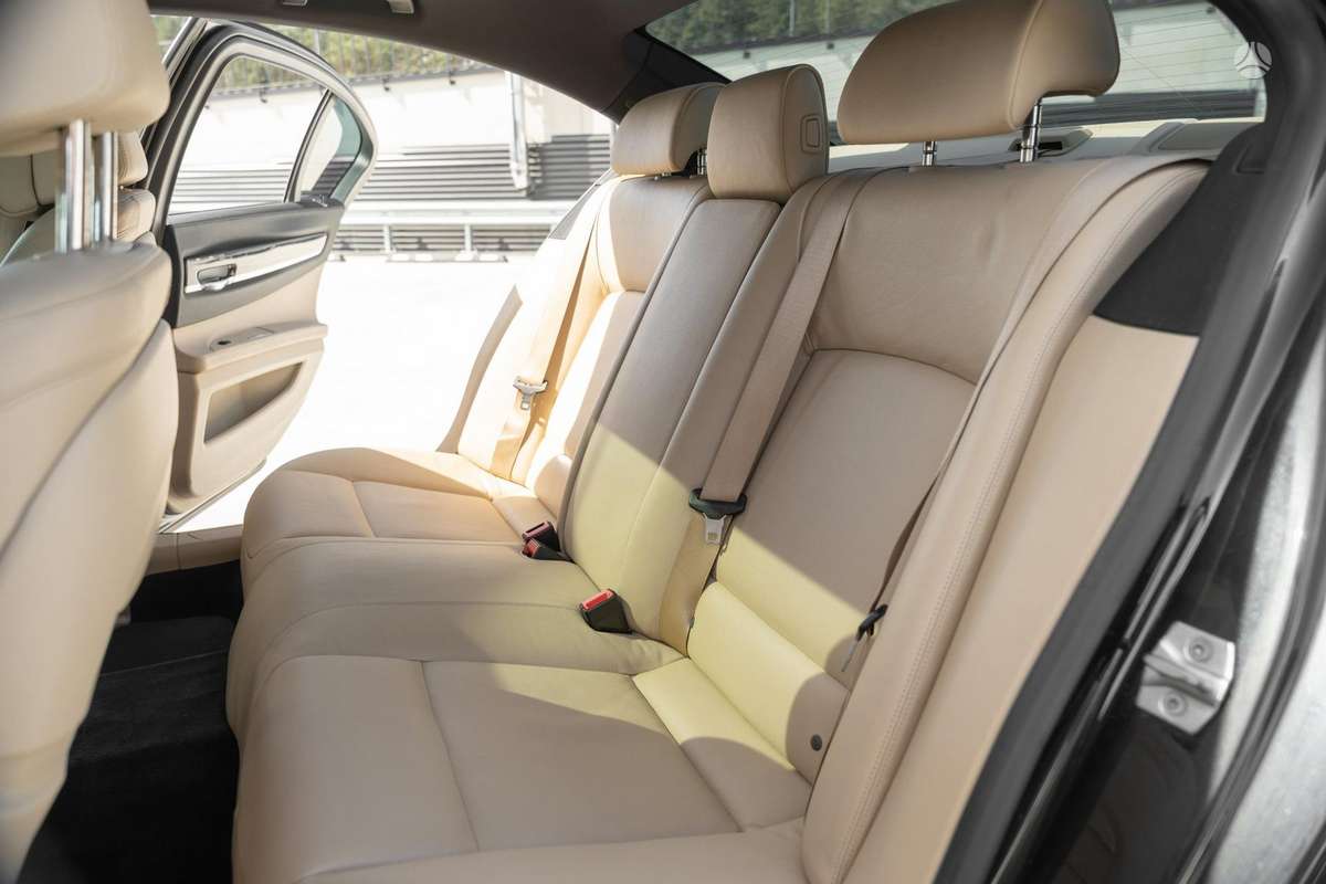 BMW 730, 3.0 l., Седан