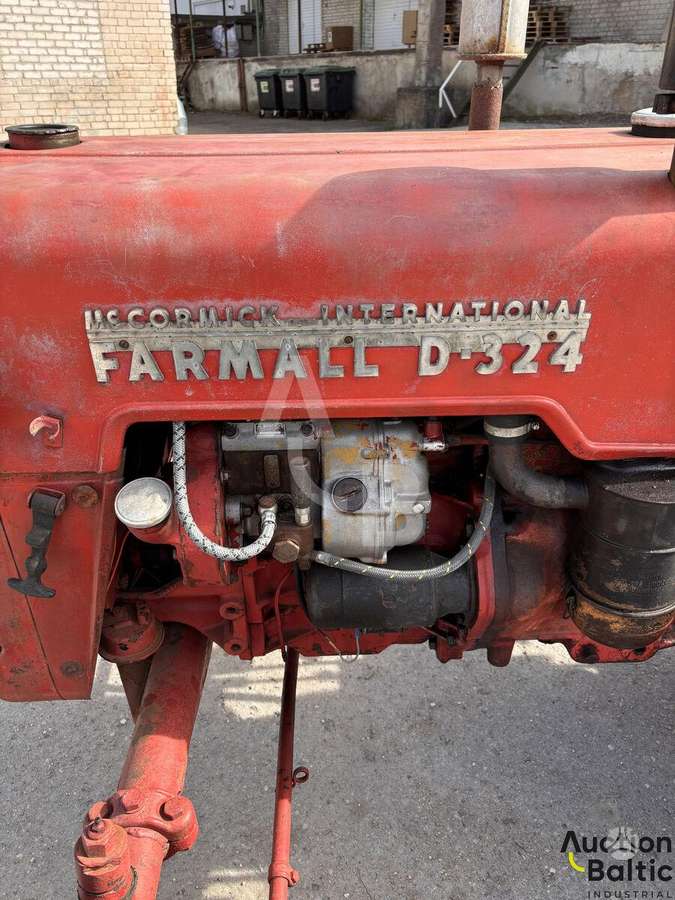 McCORMICK Farmall D-324, traktoriai