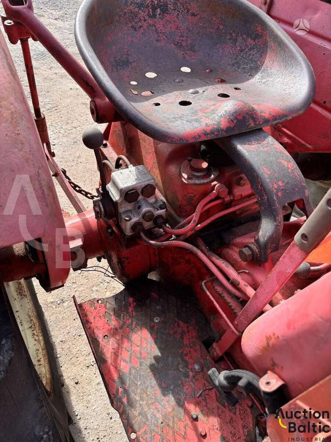McCORMICK Farmall D-324, traktoriai