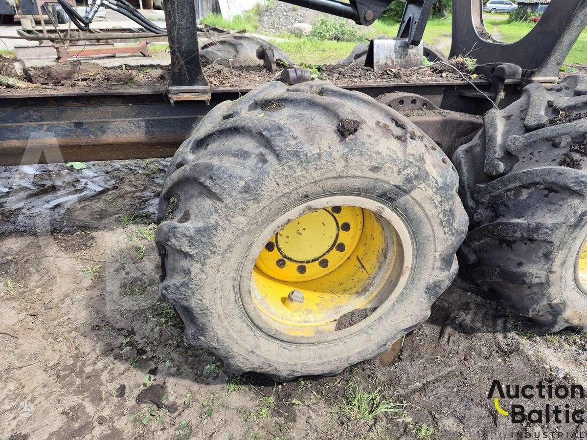 John Deere 1010 E, medvežės