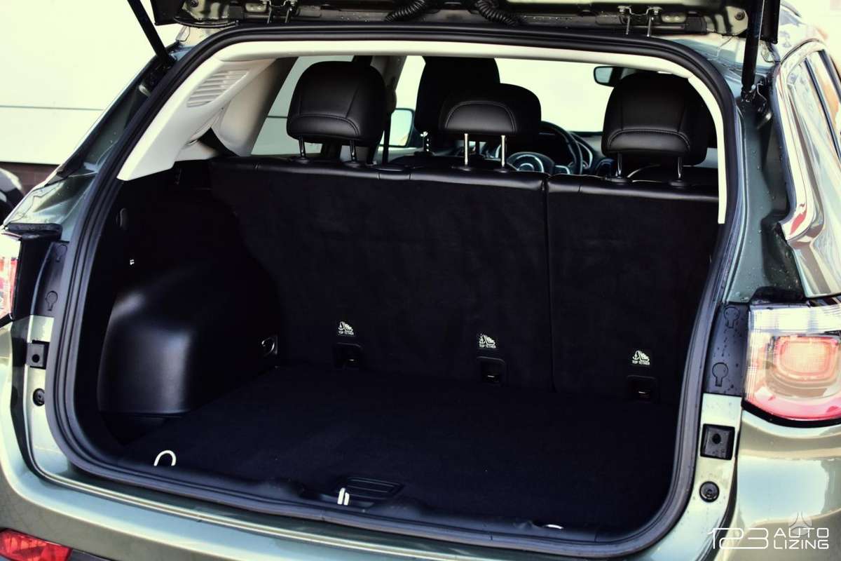 Jeep Compass, 2.4 l., off-road / crossover