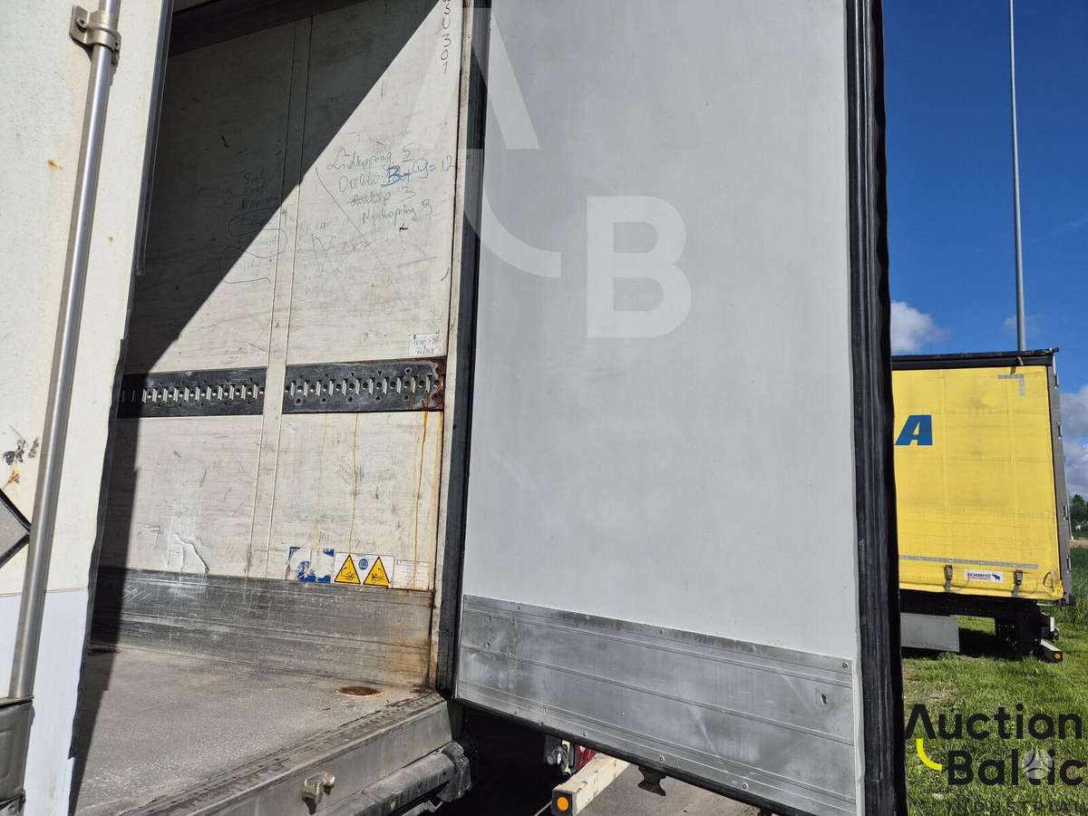 Schmitz SKO 24, užuolaidinės / tentinės