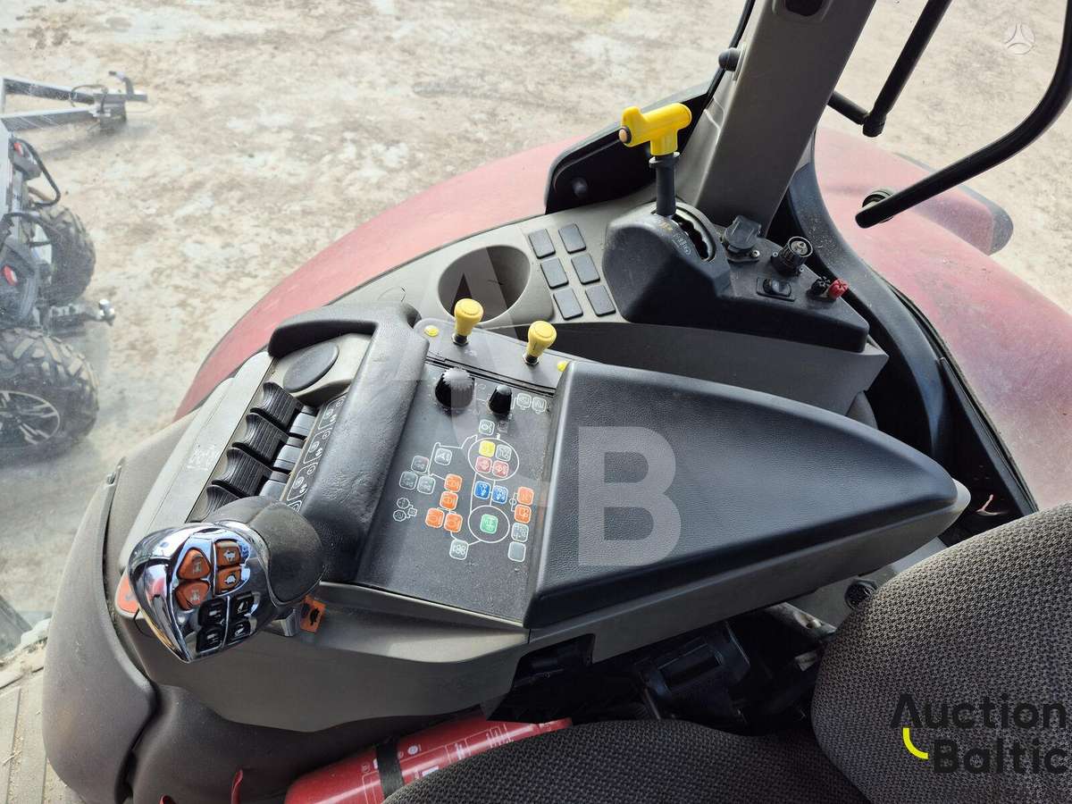 Case-IH Puma 160, tractors