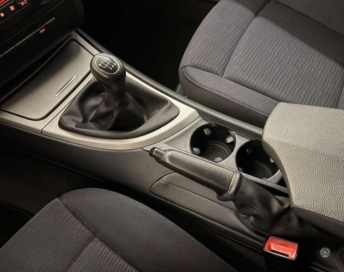 BMW 120, 2.0 l., hatchback