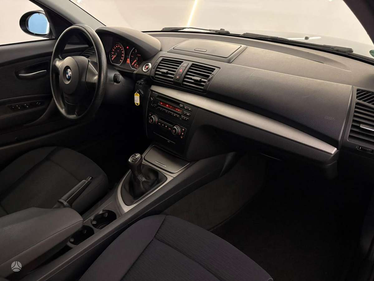 BMW 120, 2.0 l., hatchback