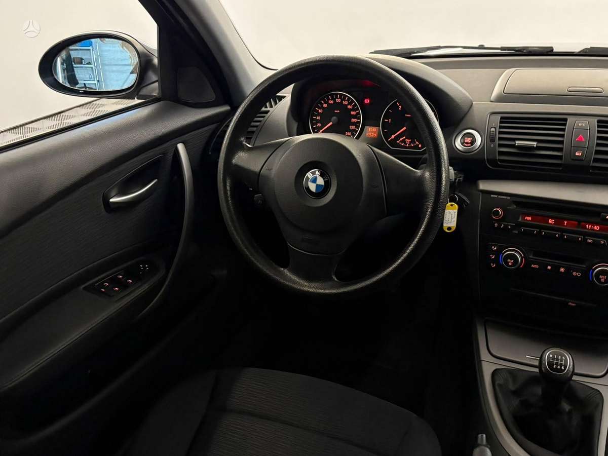 BMW 120, 2.0 l., hatchback