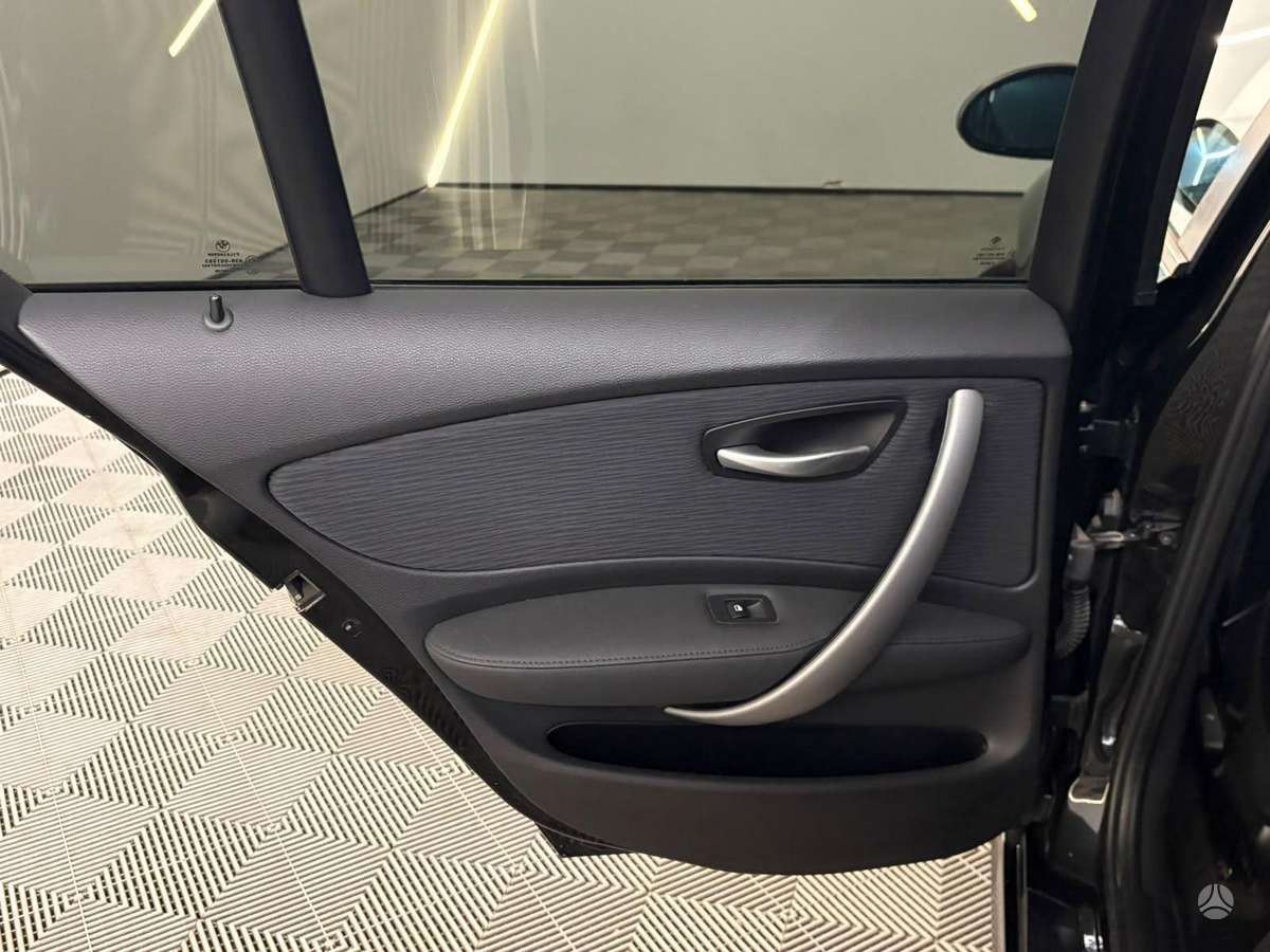 BMW 120, 2.0 l., hatchback