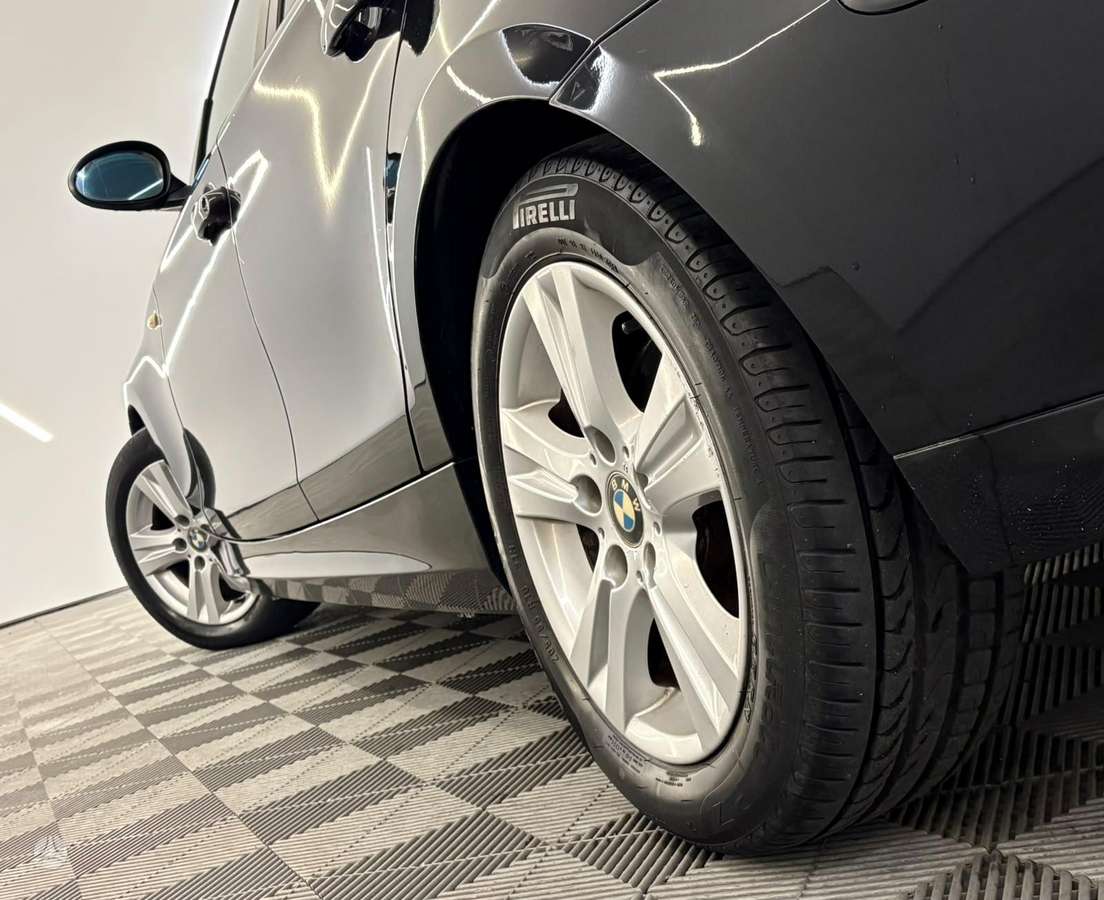 BMW 120, 2.0 l., hatchback