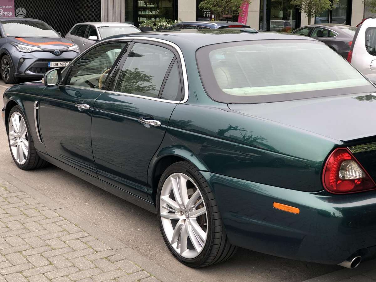 Jaguar XJ, 2.7 l., Седан