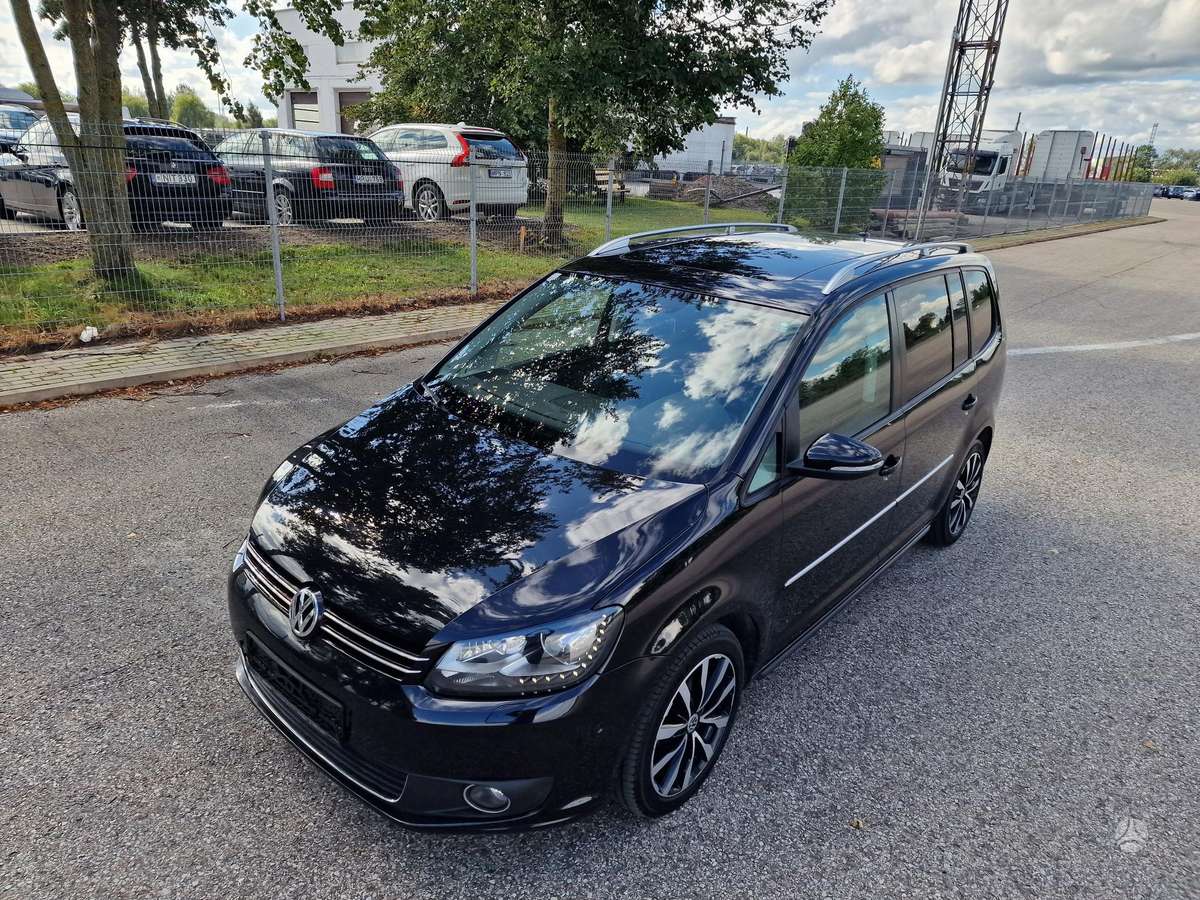 Volkswagen Touran - 1