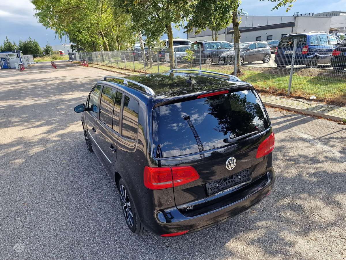 Volkswagen Touran - 2